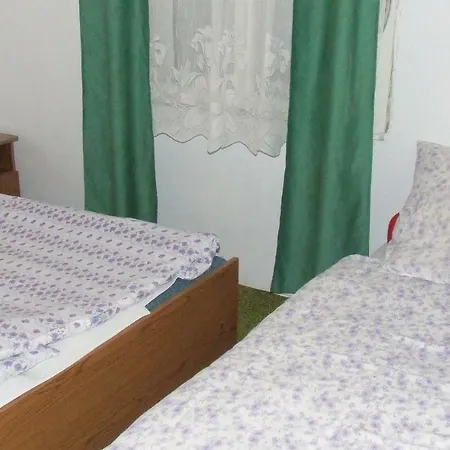 度假居 In 19400 *